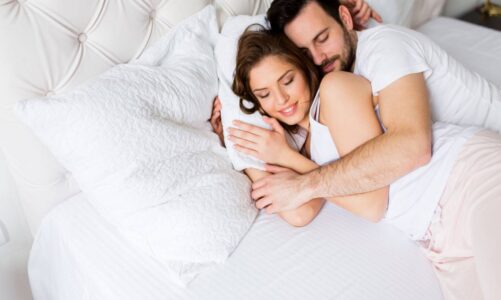 Jak wybrać materac do sypialni małżeńskiej? Kilka praktycznych porad