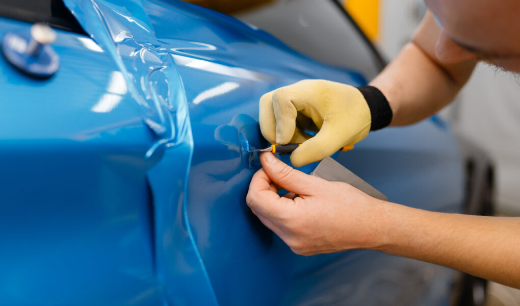 Metamorfoza auta bez lakiernika: najprostsze sposoby na odświeżenie wyglądu samochodu