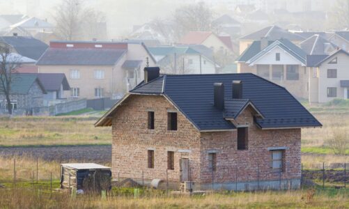 Remont starego domu — jak połączyć klimat z funkcjonalnością?