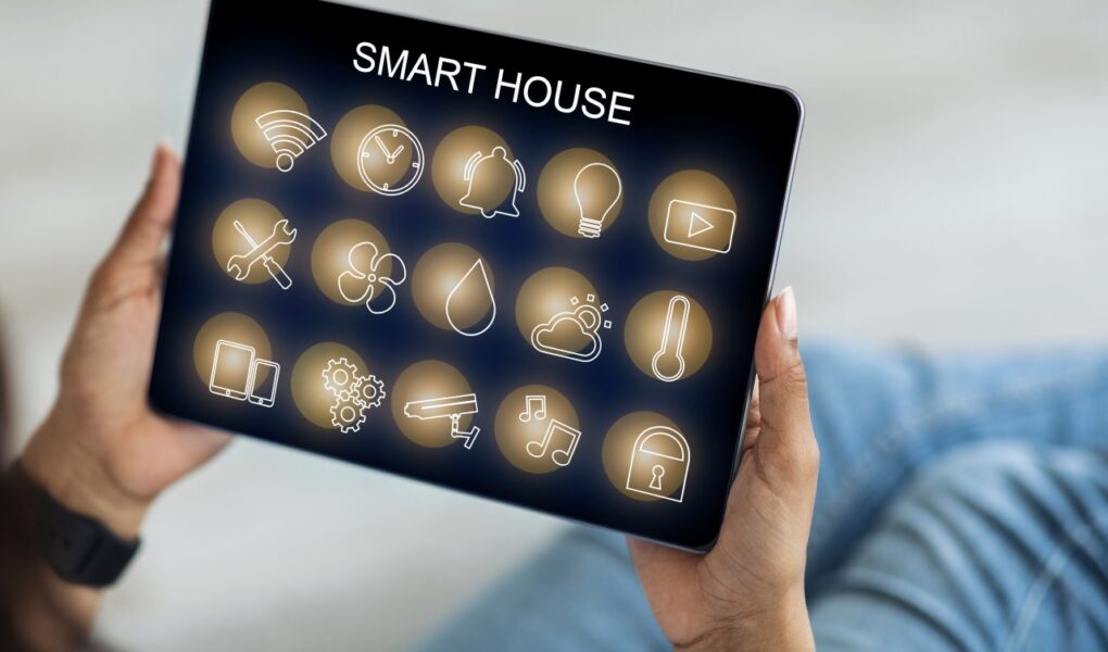 https://domotechnika.pl/smart-home-w-mieszkaniu-wygoda-bezpieczenstwo-i-oszczednosc-energii/